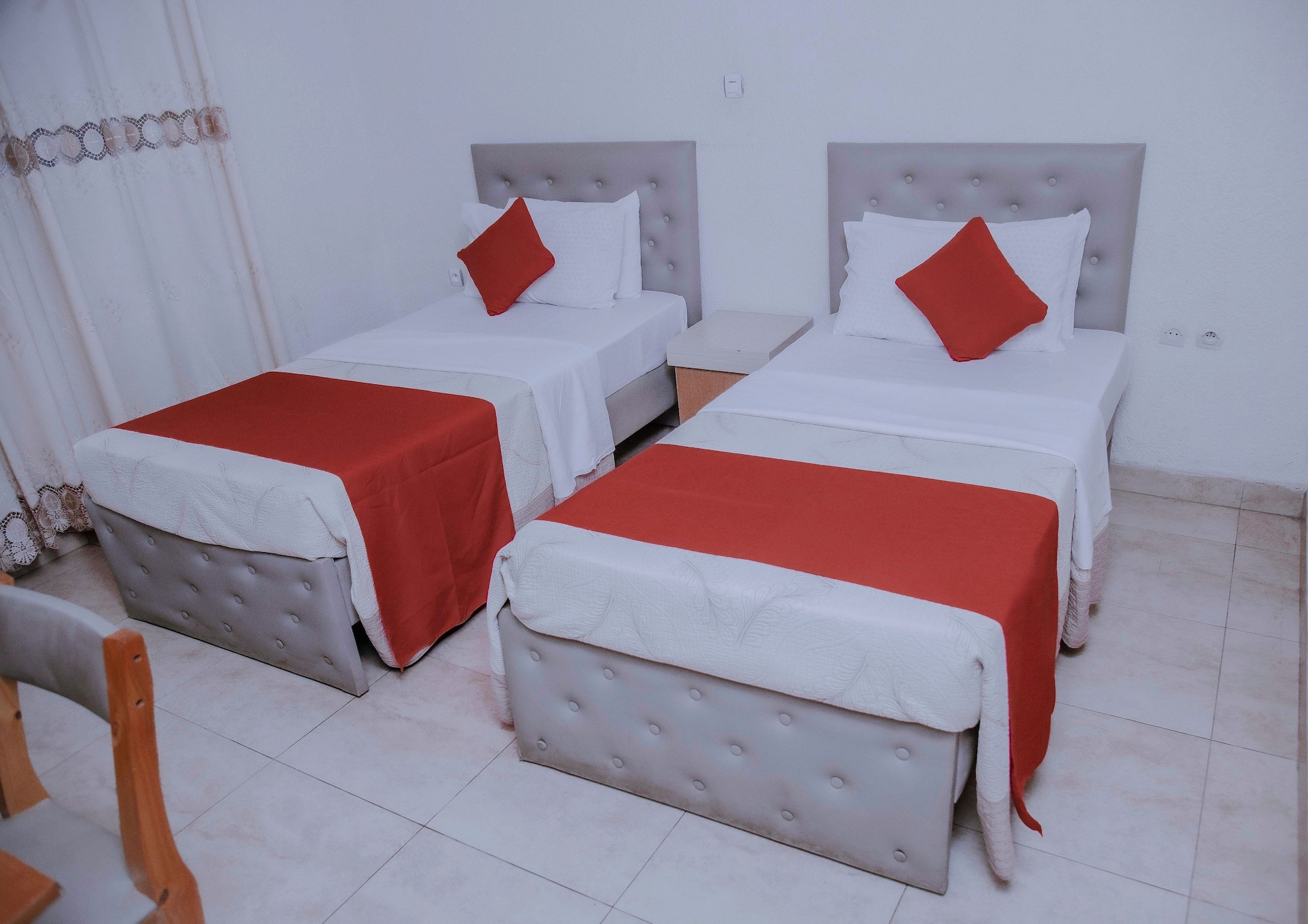 1 BEDROOM, STANDARD, TWIN BEDS