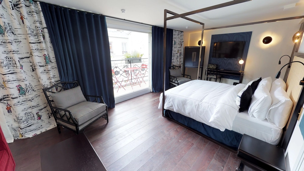 Mom Art Hotel 29/71