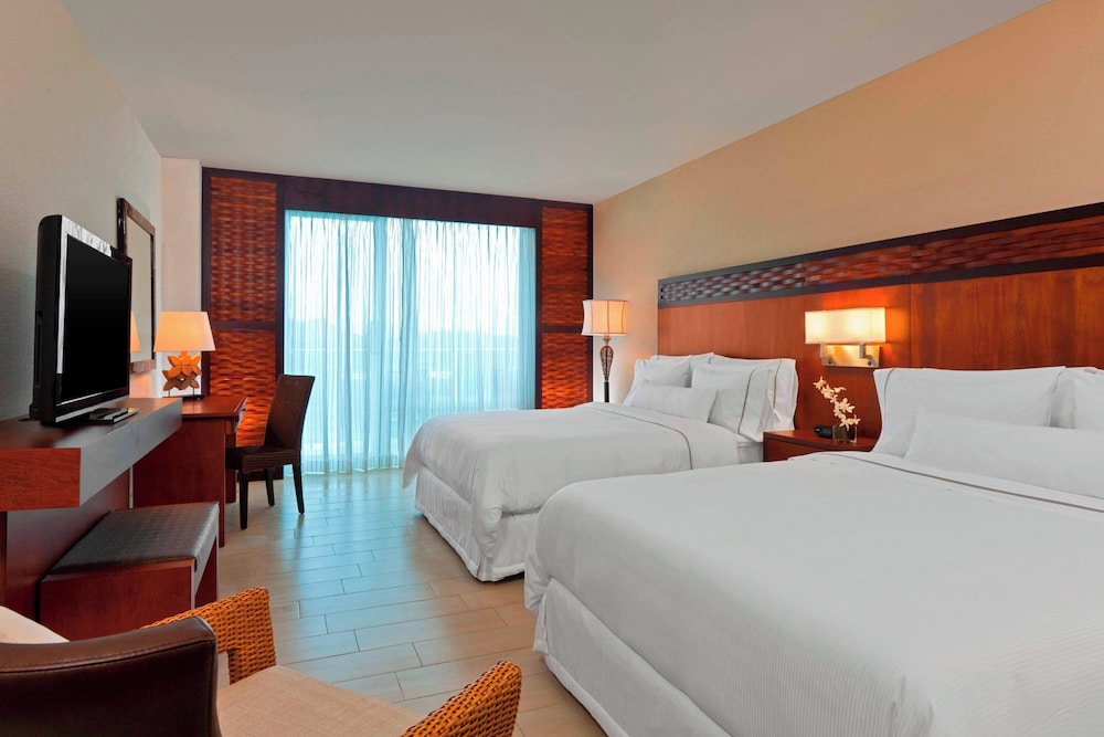 Premium, 2 Queen Beds, with View