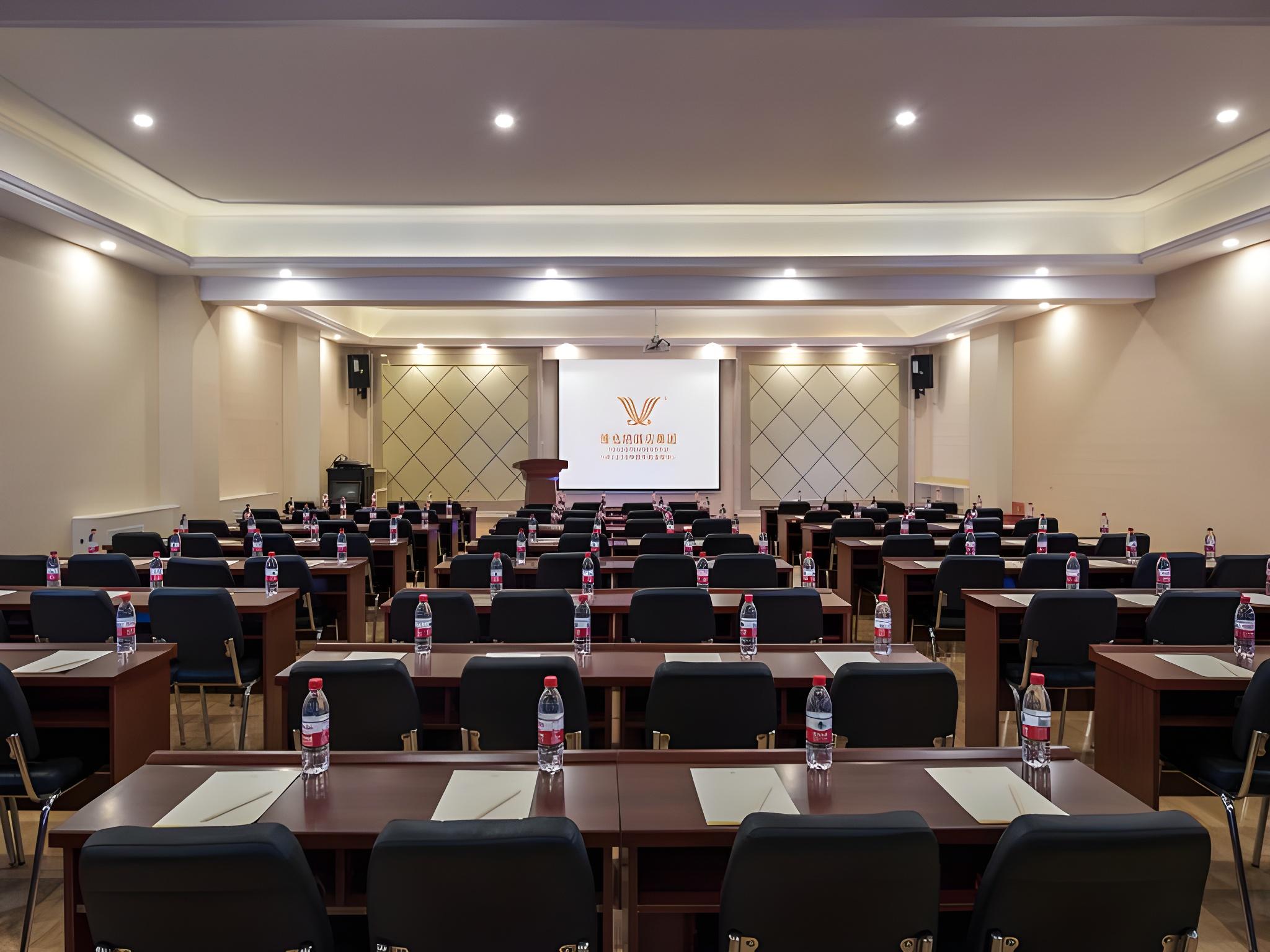 Vienna Hotel (Beijing Wanda West, Bajiao Amusement Park Metro Station) 35/41