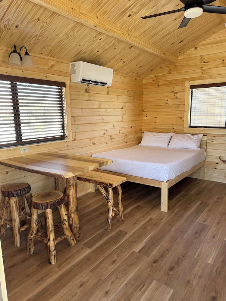 Basic, Cabin, 1 Queen and 1 Bunk Bed, Mountain View, Shared Bathroom