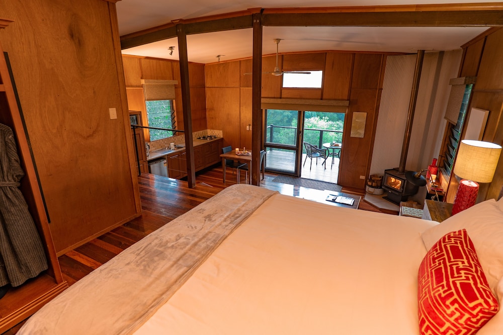 Whispering Valley Cottage Retreat 18/50