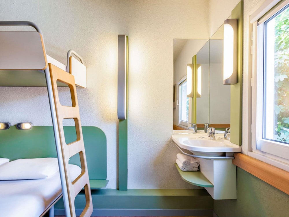Ibis Budget Poitiers Nord Futuroscope 69/71