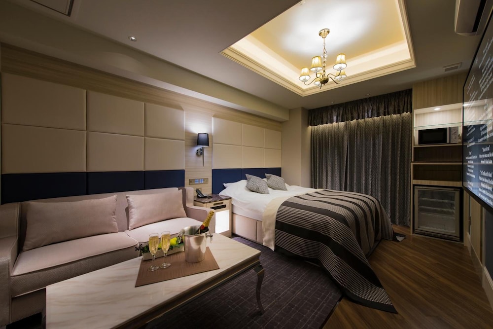 Hotel Times - Adults Only 18/37