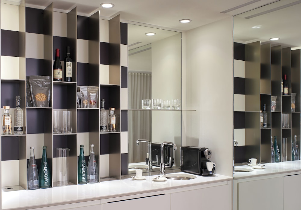 The Valorian Los Angeles, Curio Collection by Hilton 40/87