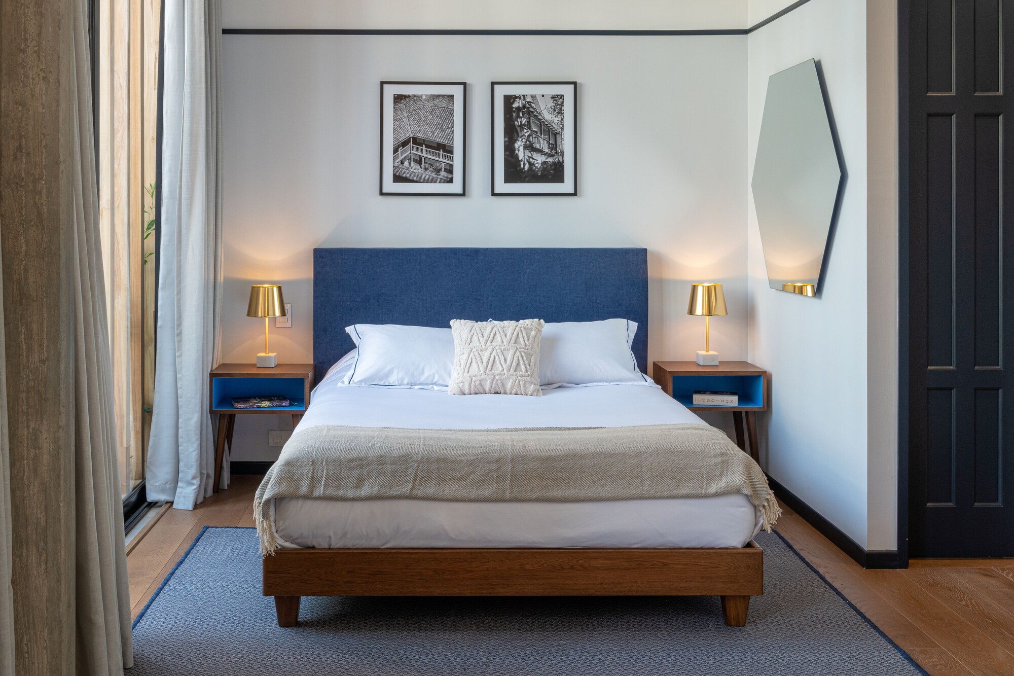 Executive, Queen Bed