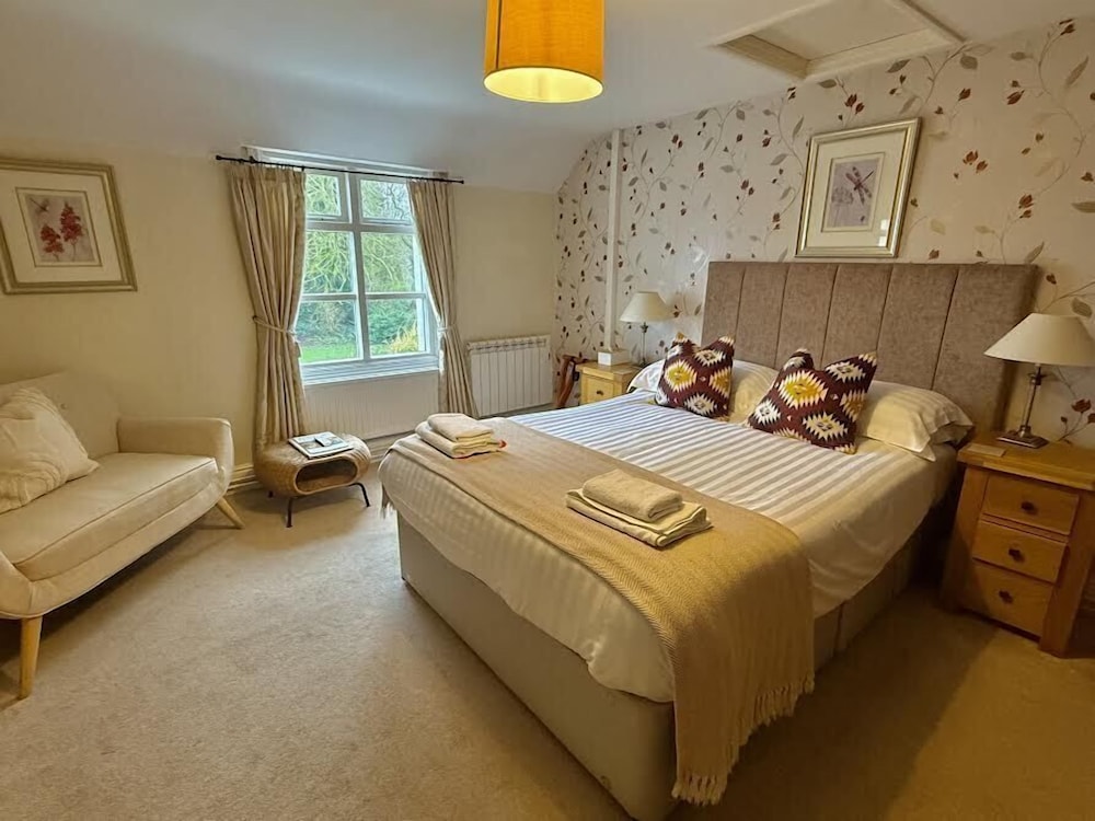 The White Lion Inn 15/48