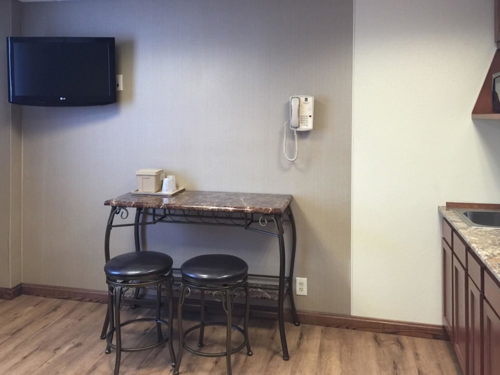 Quality Inn & Conference Center Franklin Downtown PA 48/49