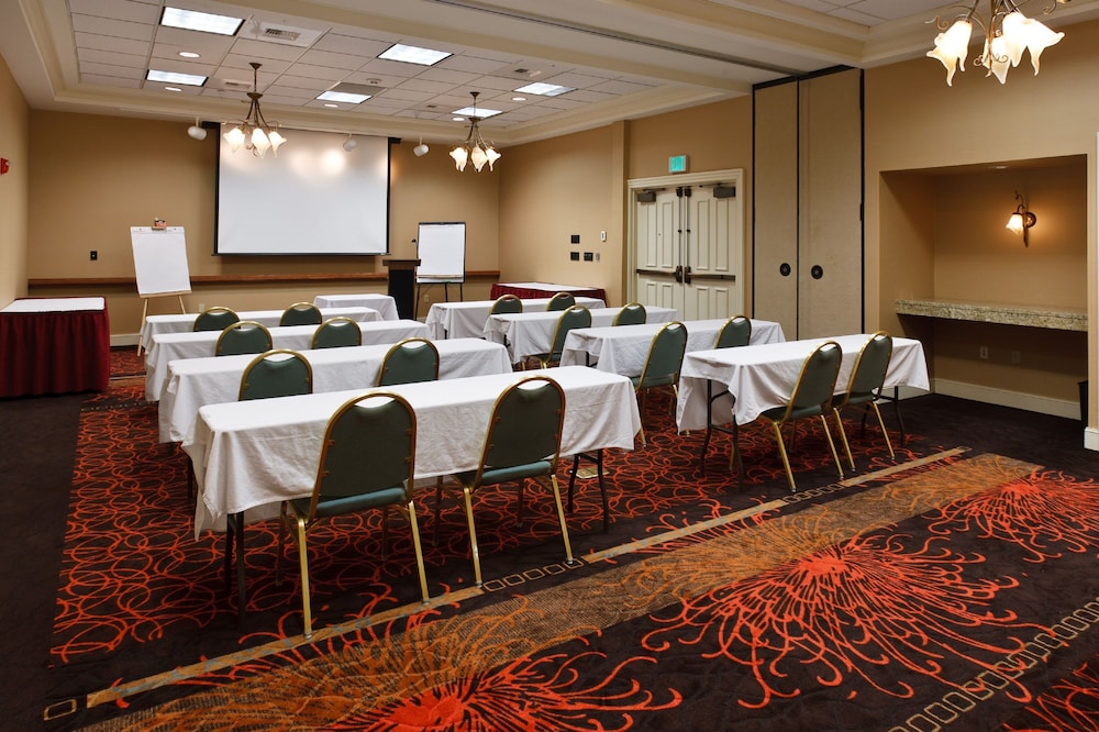 Holiday Inn Colorado Springs(Airport) 41/49