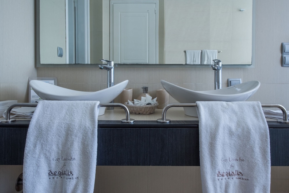 Aegialis Hotel And Spa 24/74