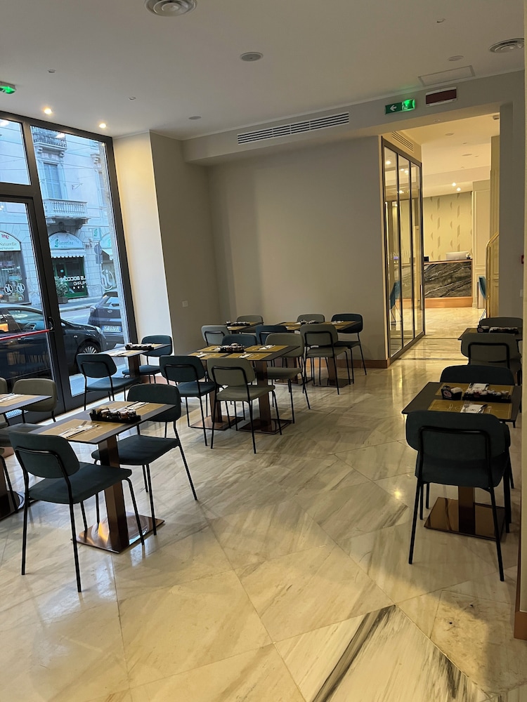 Jr Hotels Bocconi Milano 47/60