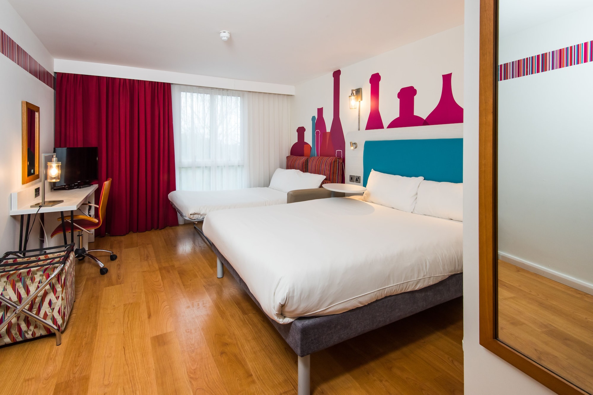 غرفة عائلية بسرير مزدوج مع أريكة، Ibis Styles Barnsley 8/10
