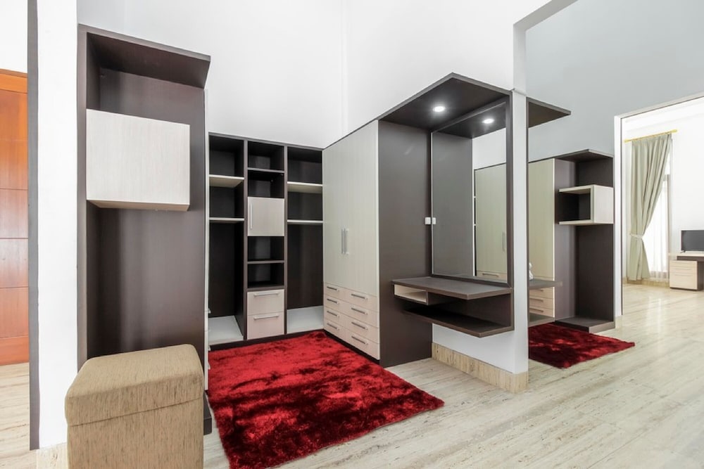 RedDoorz Premium @ Gandaria Jagakarsa 3/35