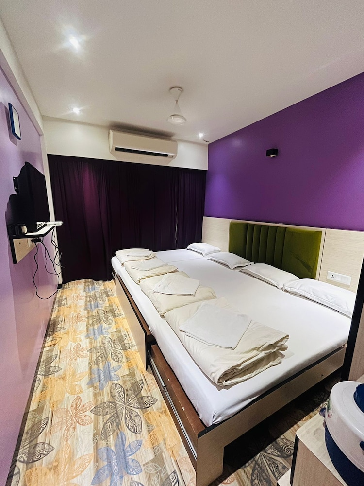 1 BEDROOM, SUPERIOR, QUADRUPLE
