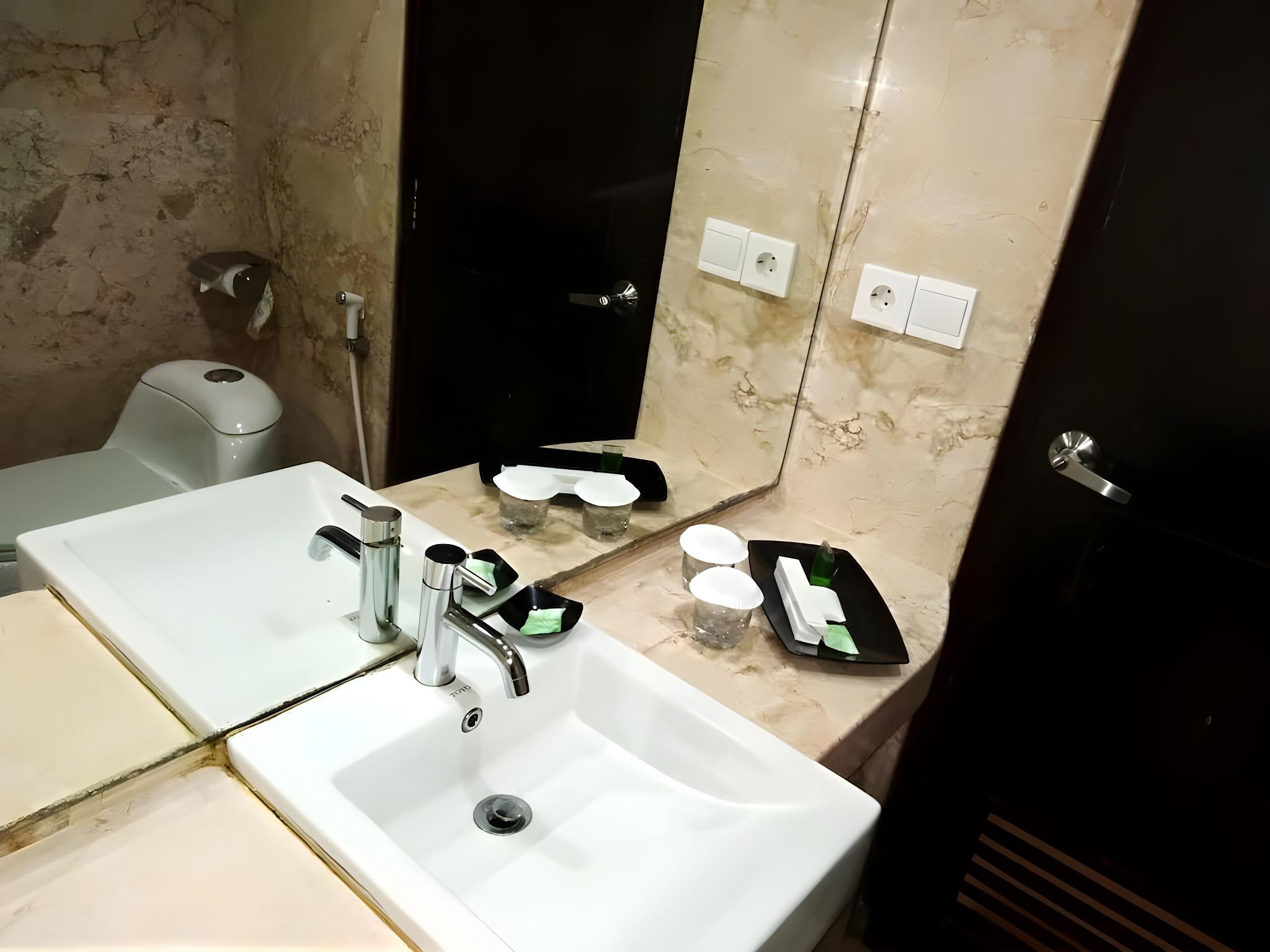 Zahra Syariah Hotel Kendari 57/59
