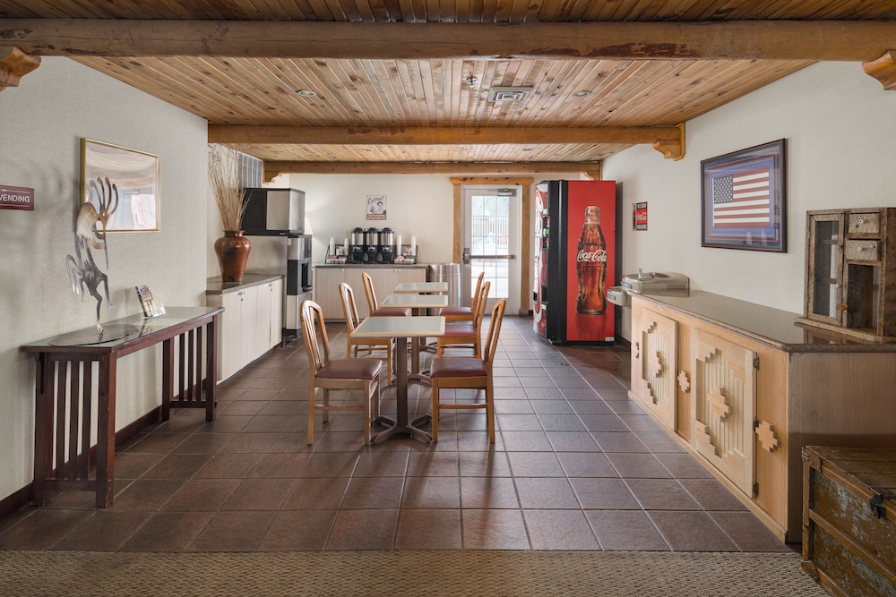 RIVER CANYON LODGE 45/57