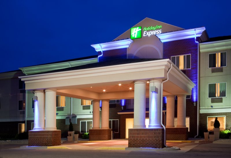 Holiday Inn Express Hotel Suites Vermillion 4/40