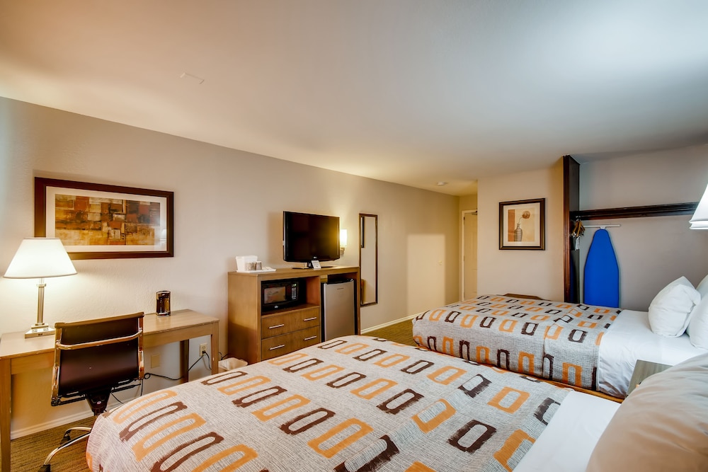 Orangewood Inn Suites Midtown 18/58