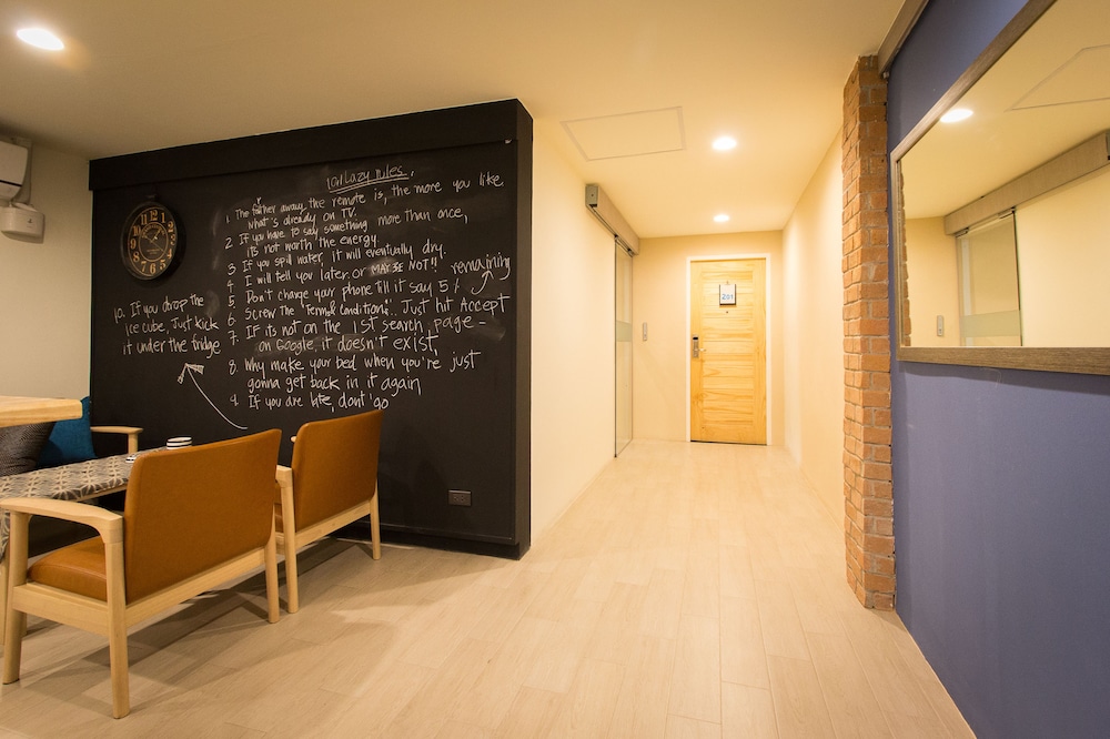 Lazy Sunday Hostel 5/50
