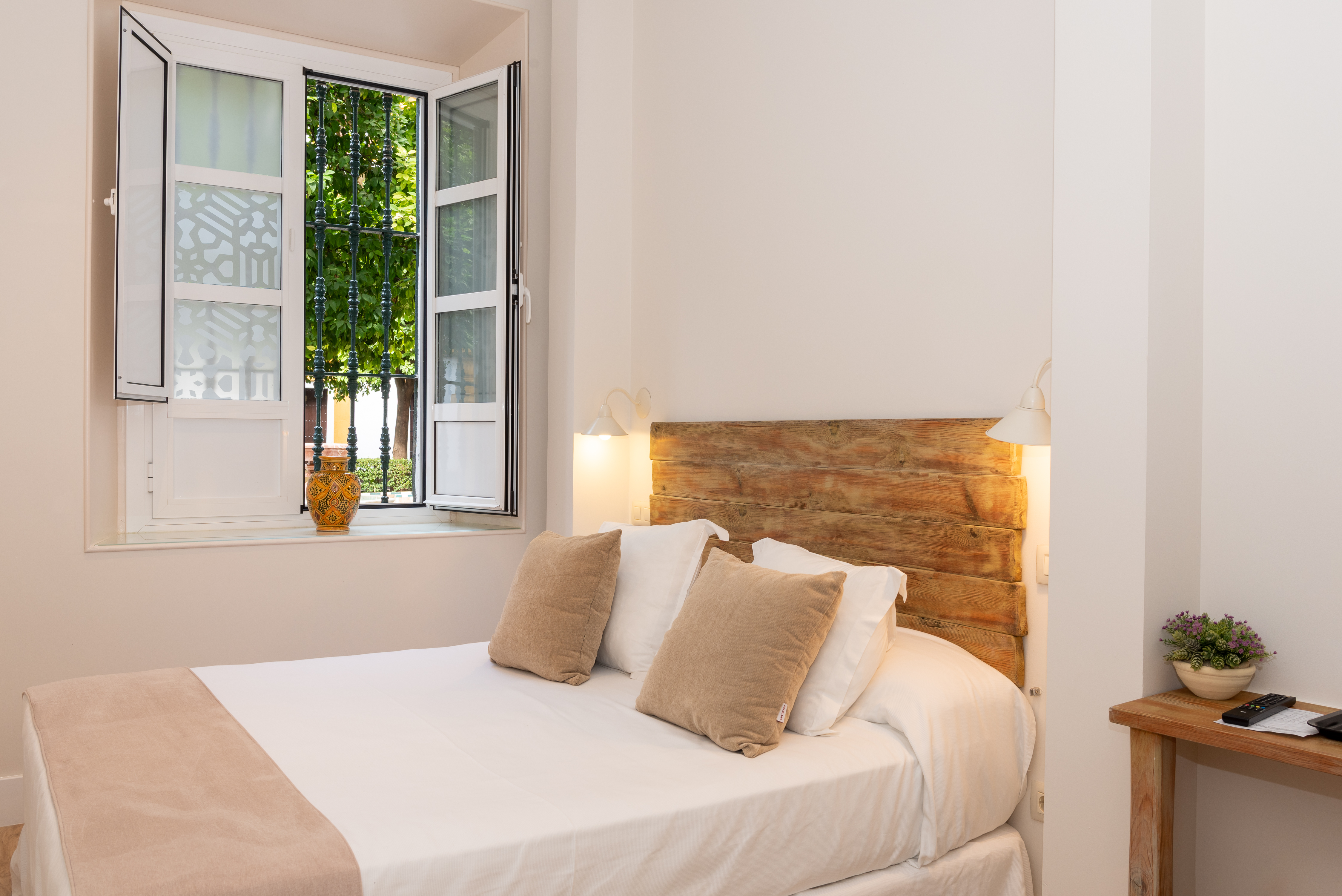 Room, Double Bed