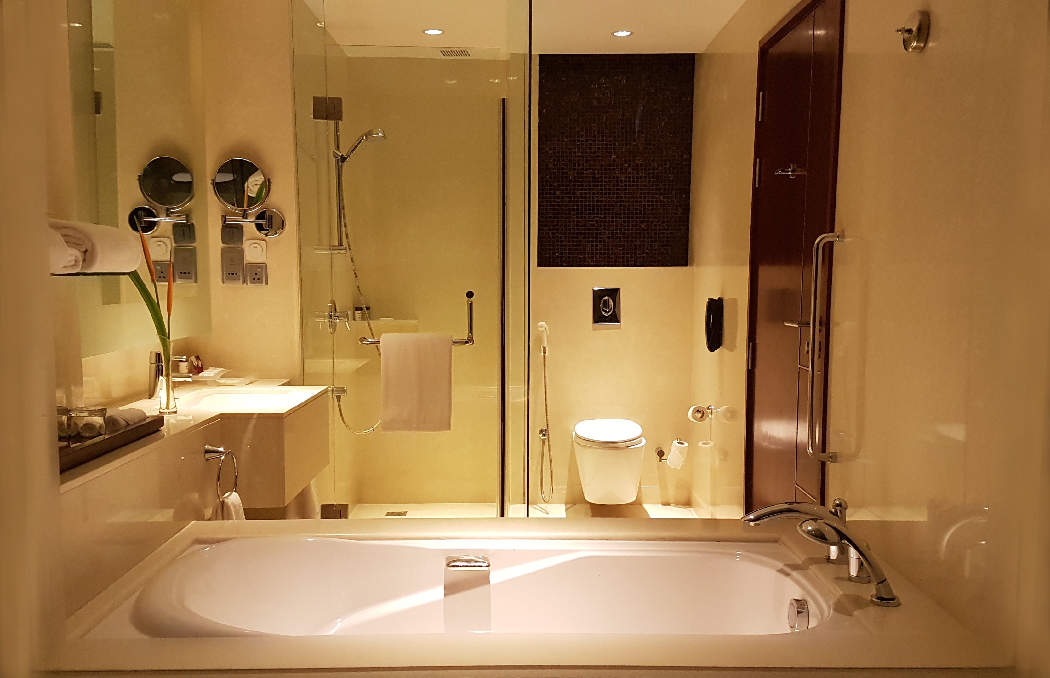 CROWNE PLAZA KOCHI 76/77