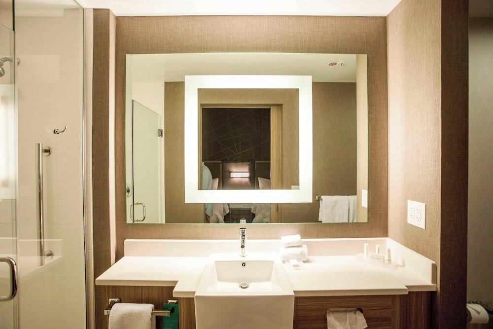 جناح بسريرين كوين بغرفة نوم واحدة مع سرير سحّاب إضافي، SpringHill Suites by Marriott Athens Downtown/University Area 3/3