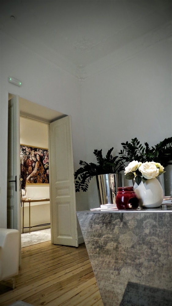 Bohemian Suites Athens 23/45