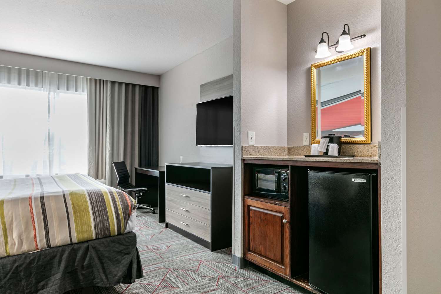 Clarion Pointe Columbus-Bradley Park 16/39
