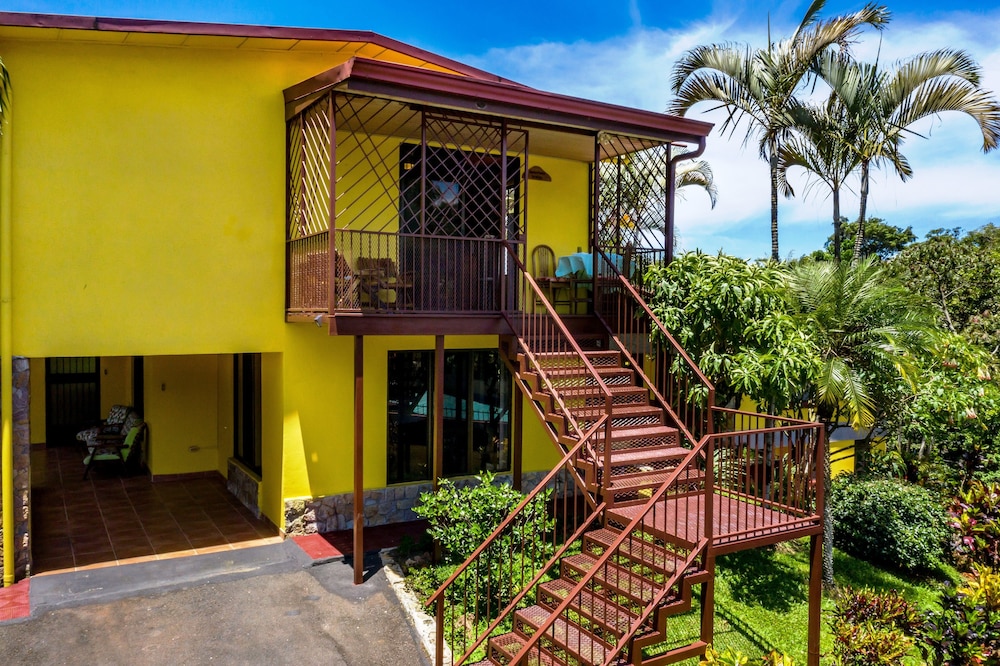 La Terraza Guest House 3/50