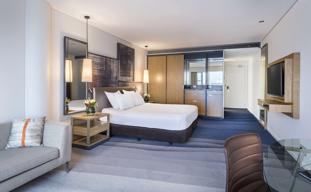 Hilton Auckland 13/78