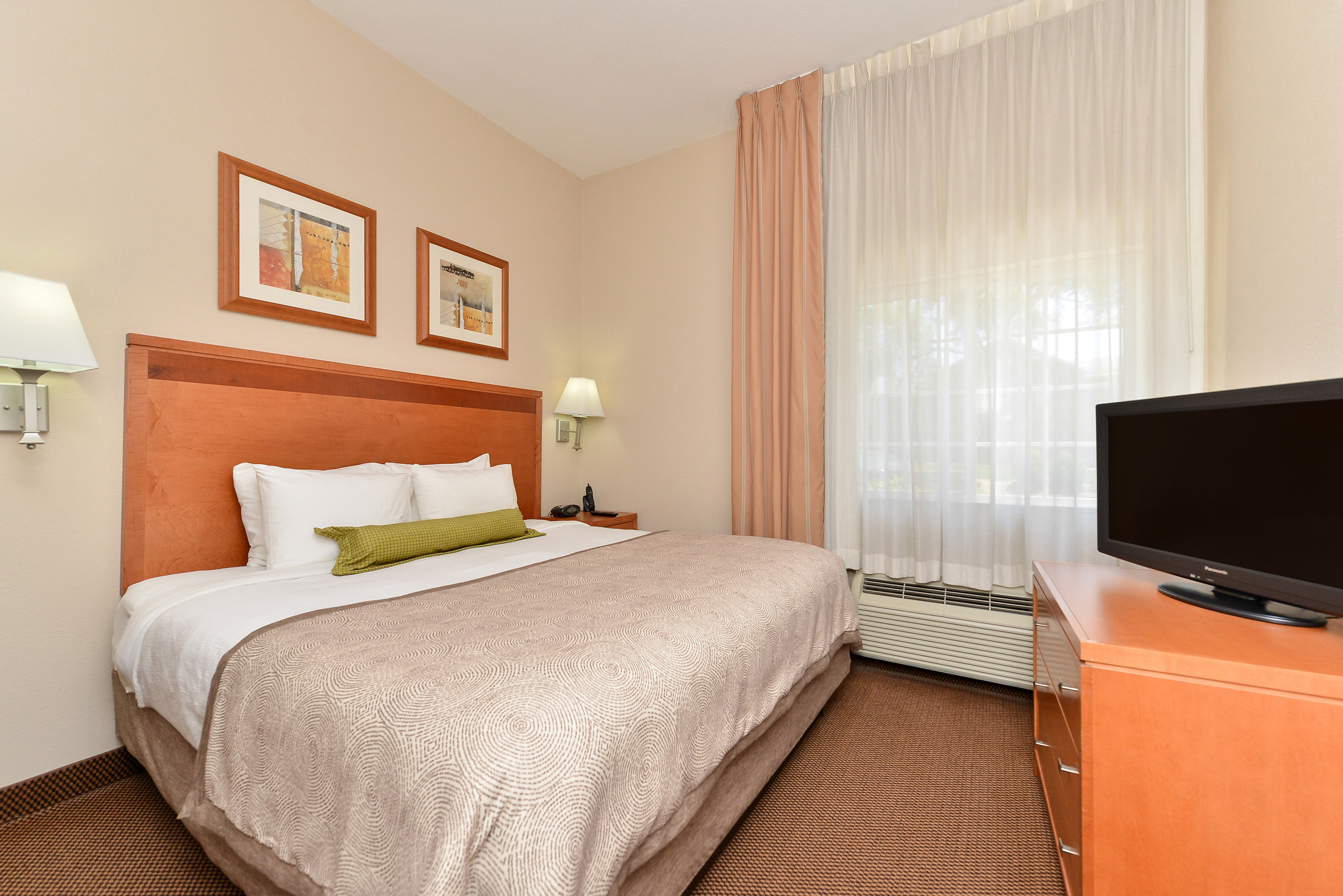 1 Bedroom, Suite, King Bed, Sofa