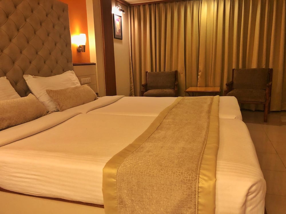Shree Panchratna Hotel 8/26