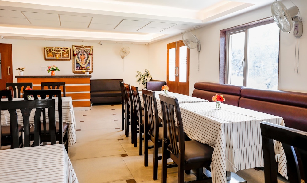 Treebo Akshaya Mahal Inn 27/46