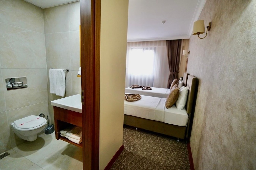 Sultan Hamit Hotel 53/57