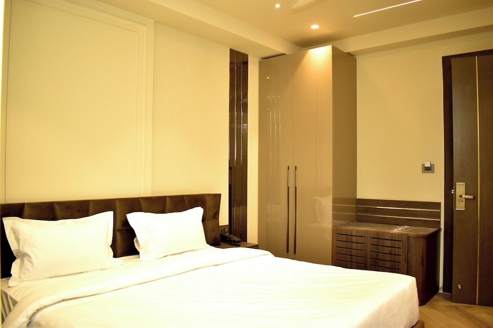 Hotel Cullinan By Qotel 7/27