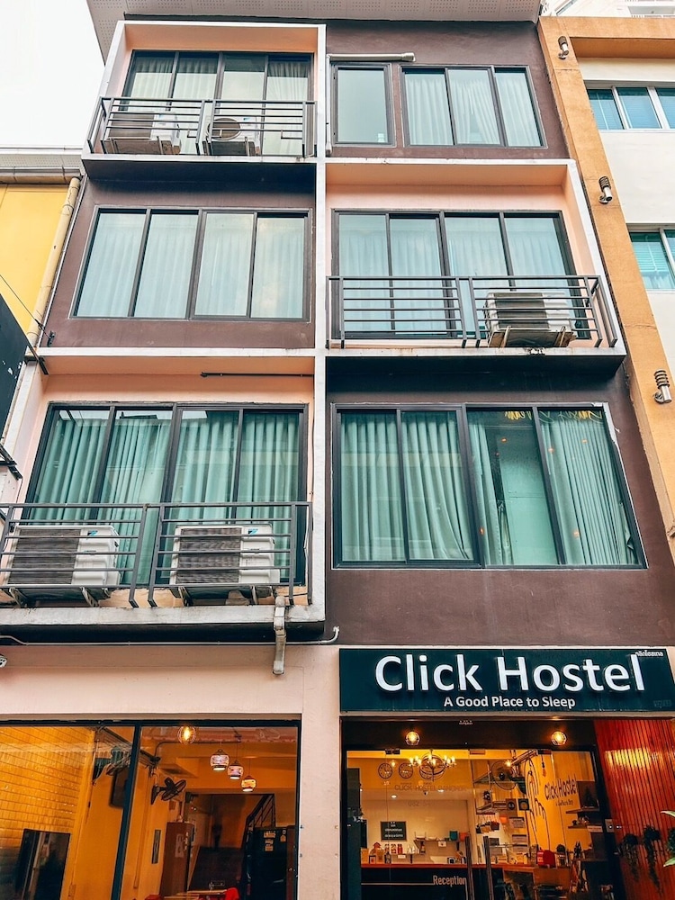 Click Hostel 2/65