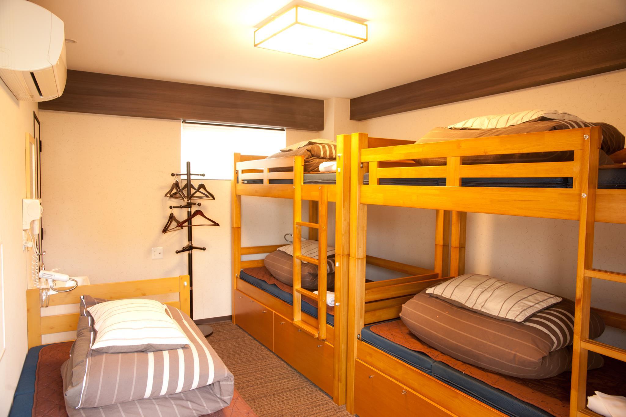 Mixed Dorm, Single, 2 Bunk Beds