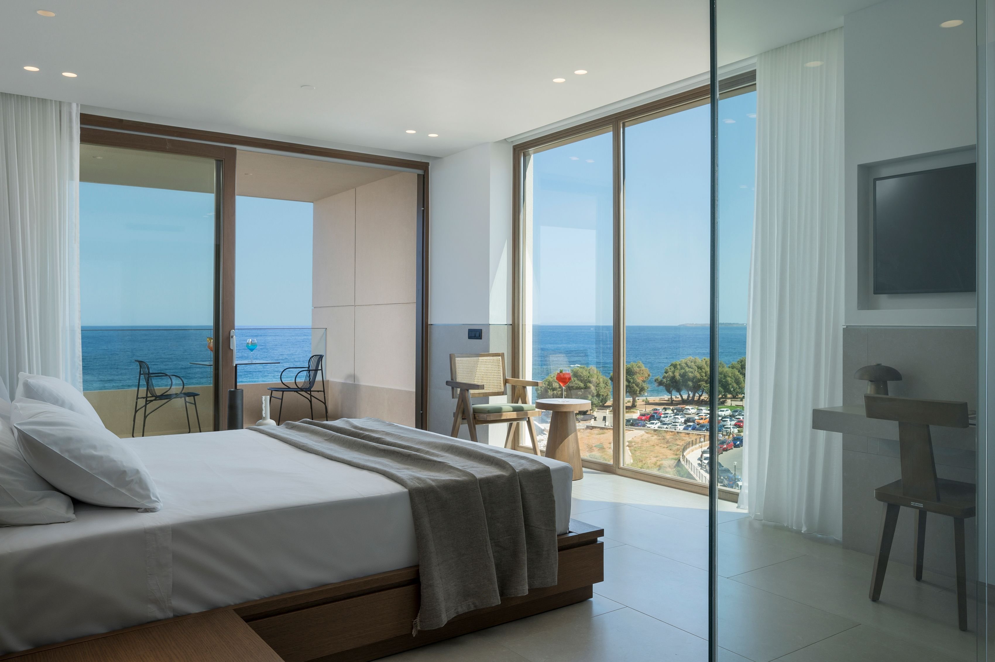 SUPERIOR, SEA VIEW