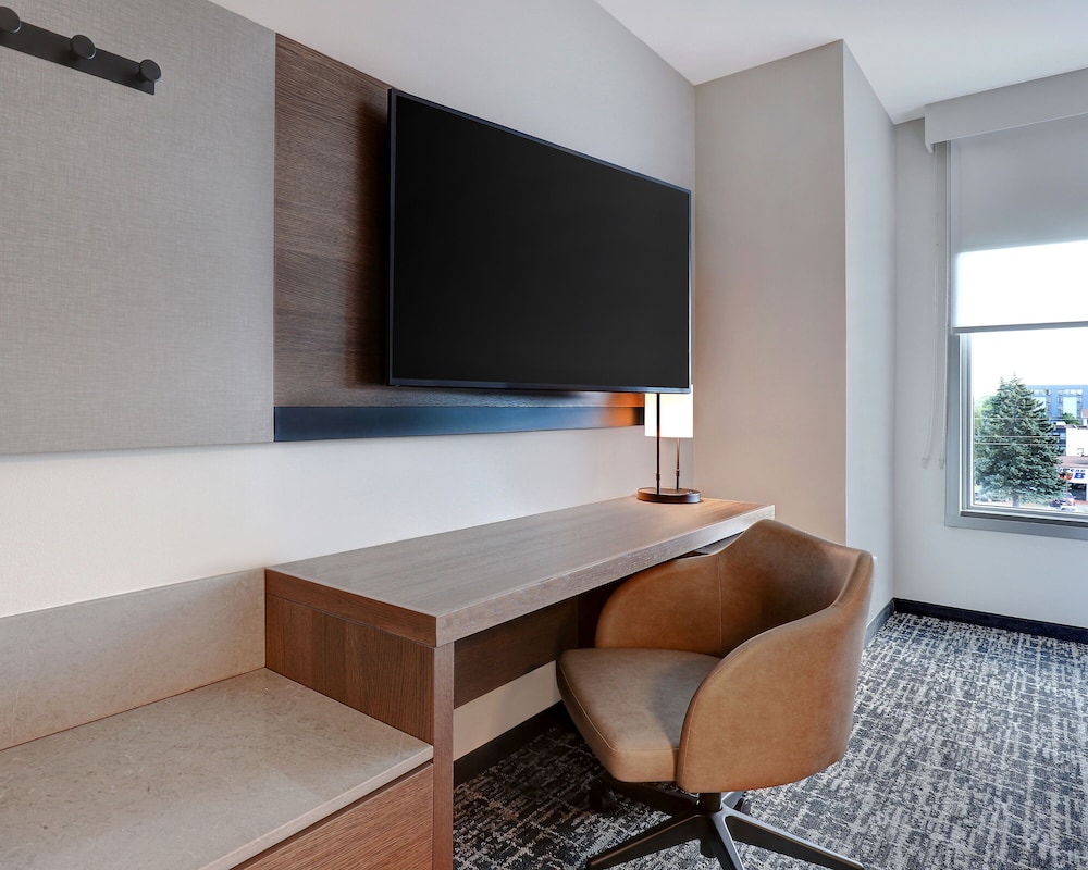 Hyatt Place Ottawa West 45/50