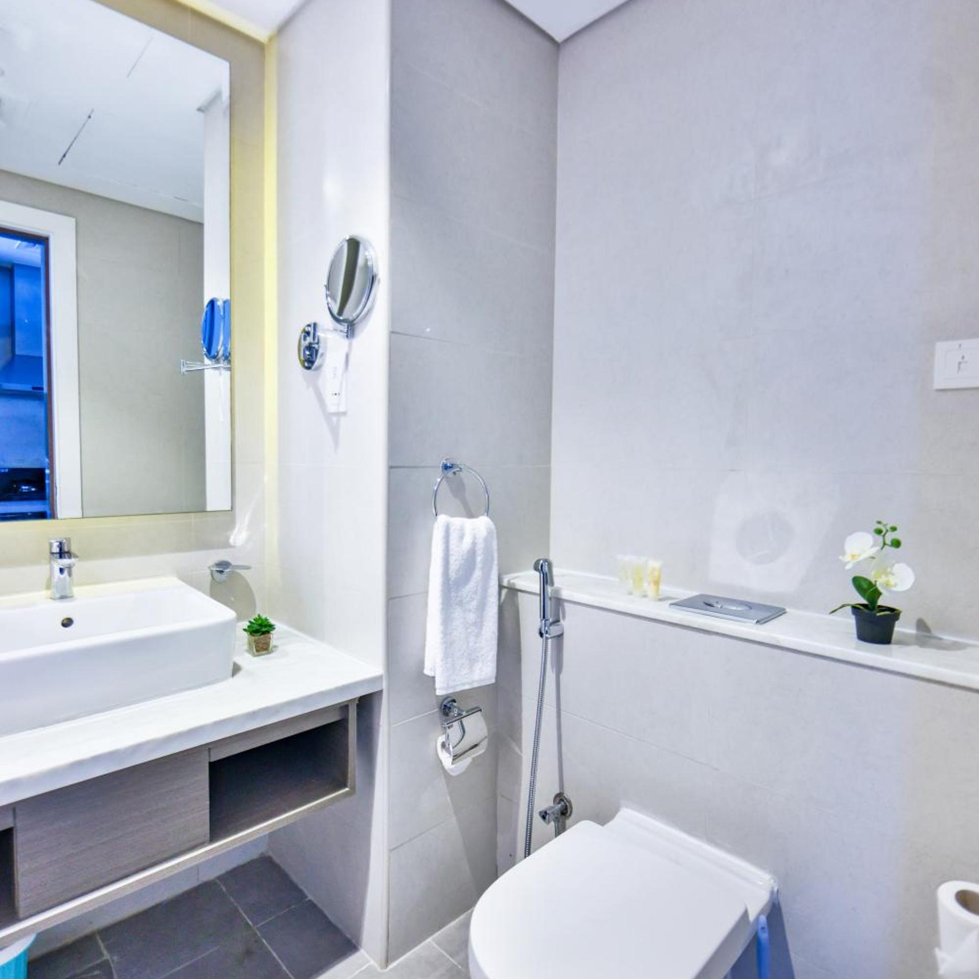 WINDS OF THE CANAL – DAMAC MAISON PRIVE By Lagom Vacation Home LLC 13/14