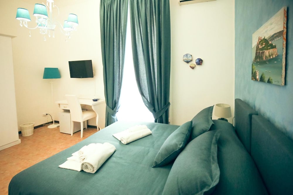 Hotel Napoli Mia 52/65
