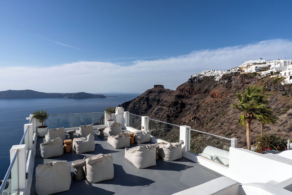 Cliff Side Suites Hotel 48/62