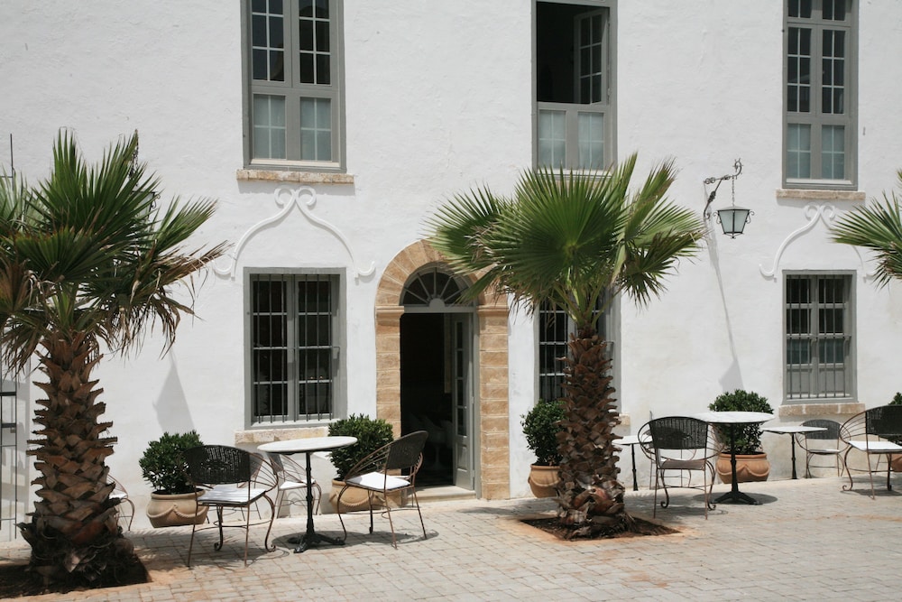 Hotel L'Iglesia 42/50