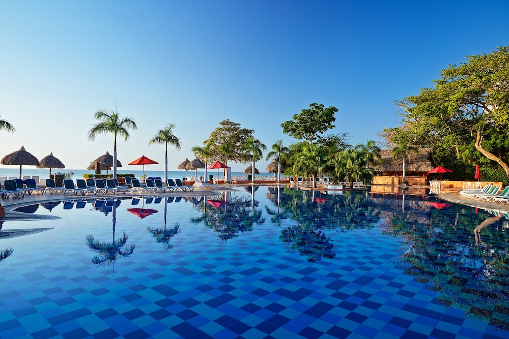 Grand Decameron Panama, A Trademark All Inclusive Resort 12/70