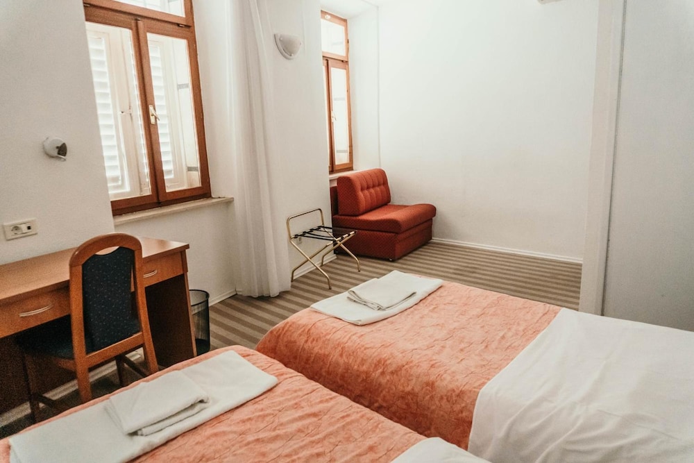 Hotel Glavovic 17/53