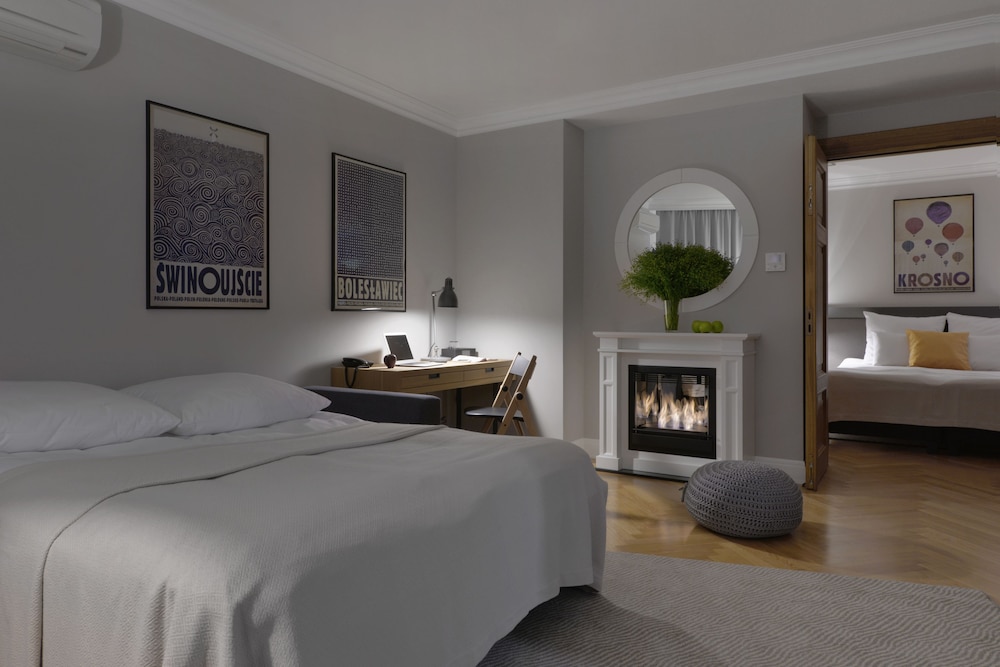 1 BEDROOM, APARTMENT