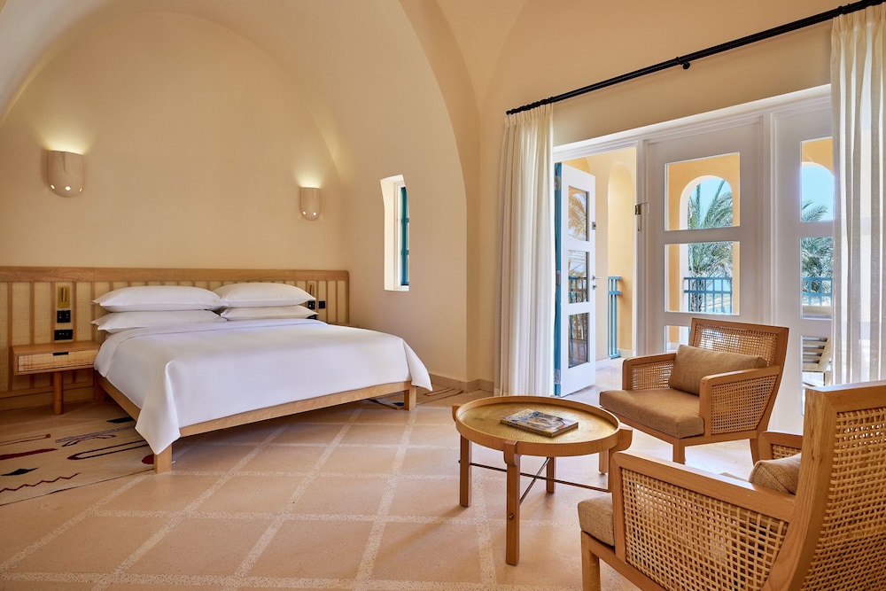 Deluxe, King Bed, Beach Front, Balcony