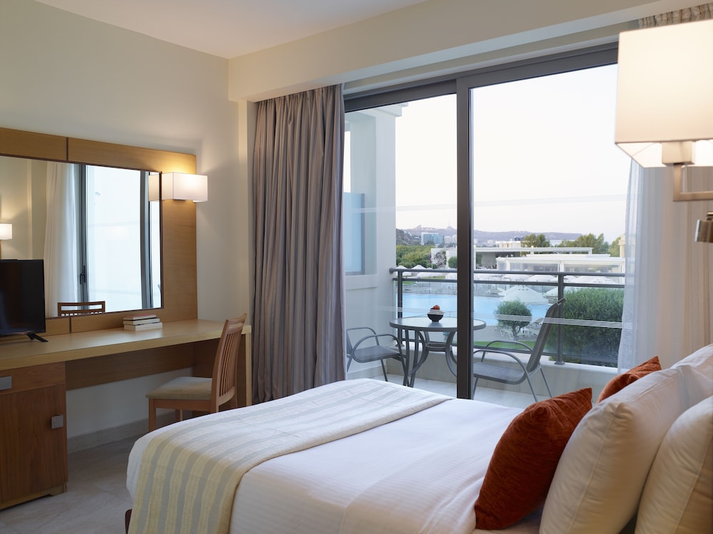 Apollo Blue Hotel 10/50