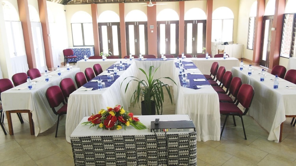 Jumuia Conference & Beach Resort 30/45