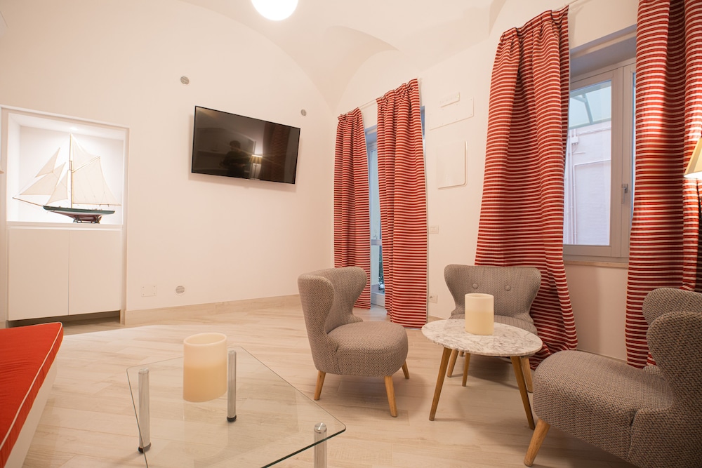 Marina Hotel Charming Rooms 25/47